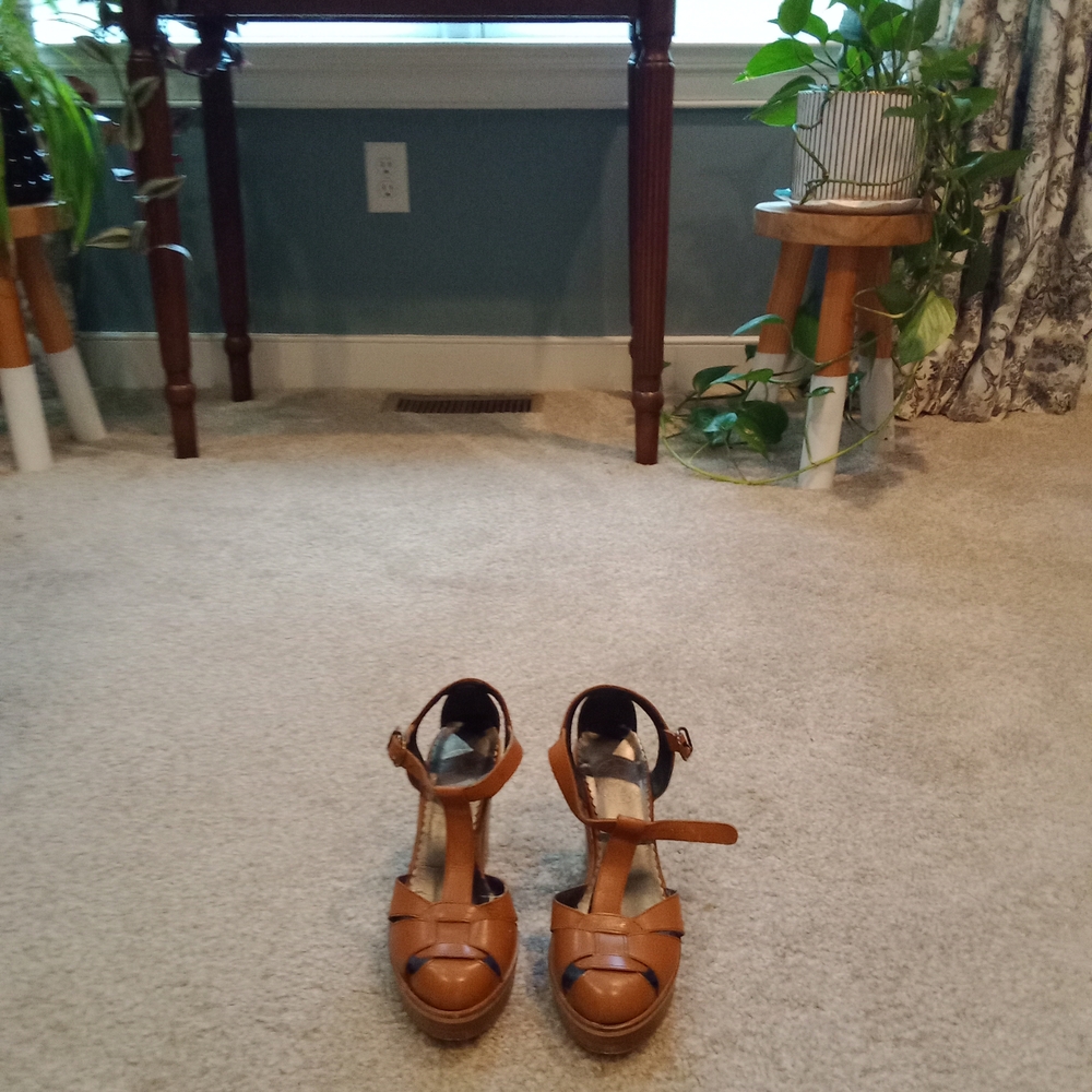 Women's Tan Sandals Florentini And Baker 36